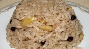 Reis mit  Erdnuss und korinthen